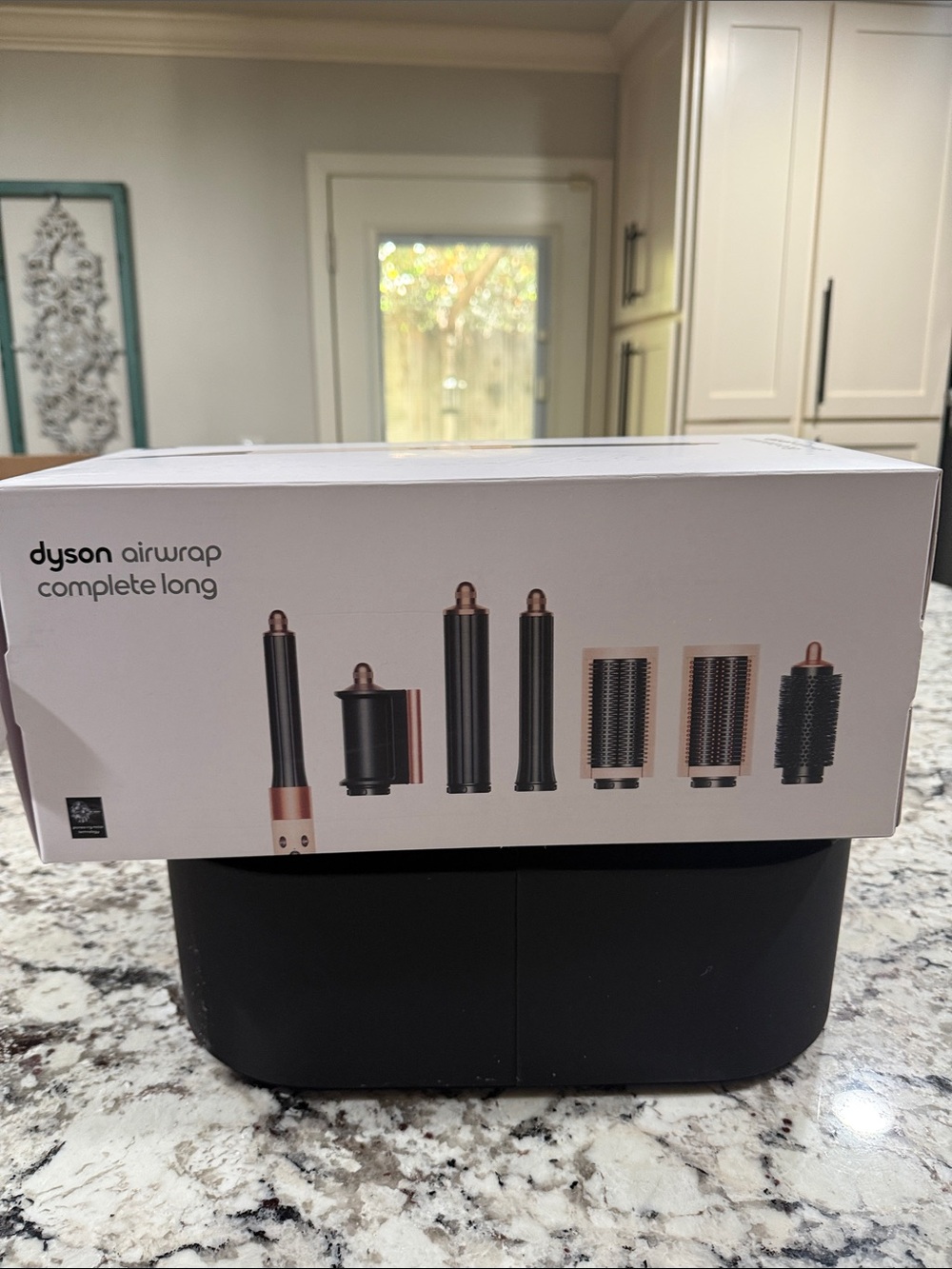 Dyson Airwrap Complete Long in Black and Rose Gold - Picture 4 of 4